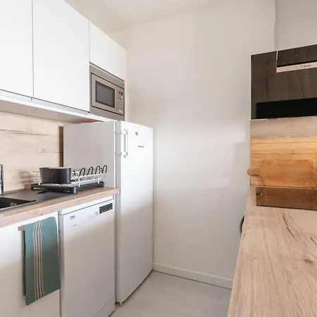 Corniche Azur Yourhosthelper * Sète