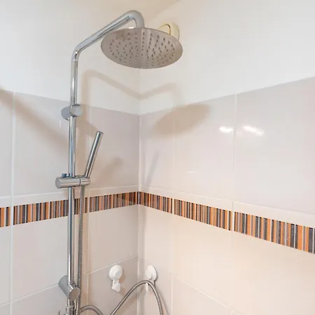 Corniche Azur Yourhosthelper * Sète